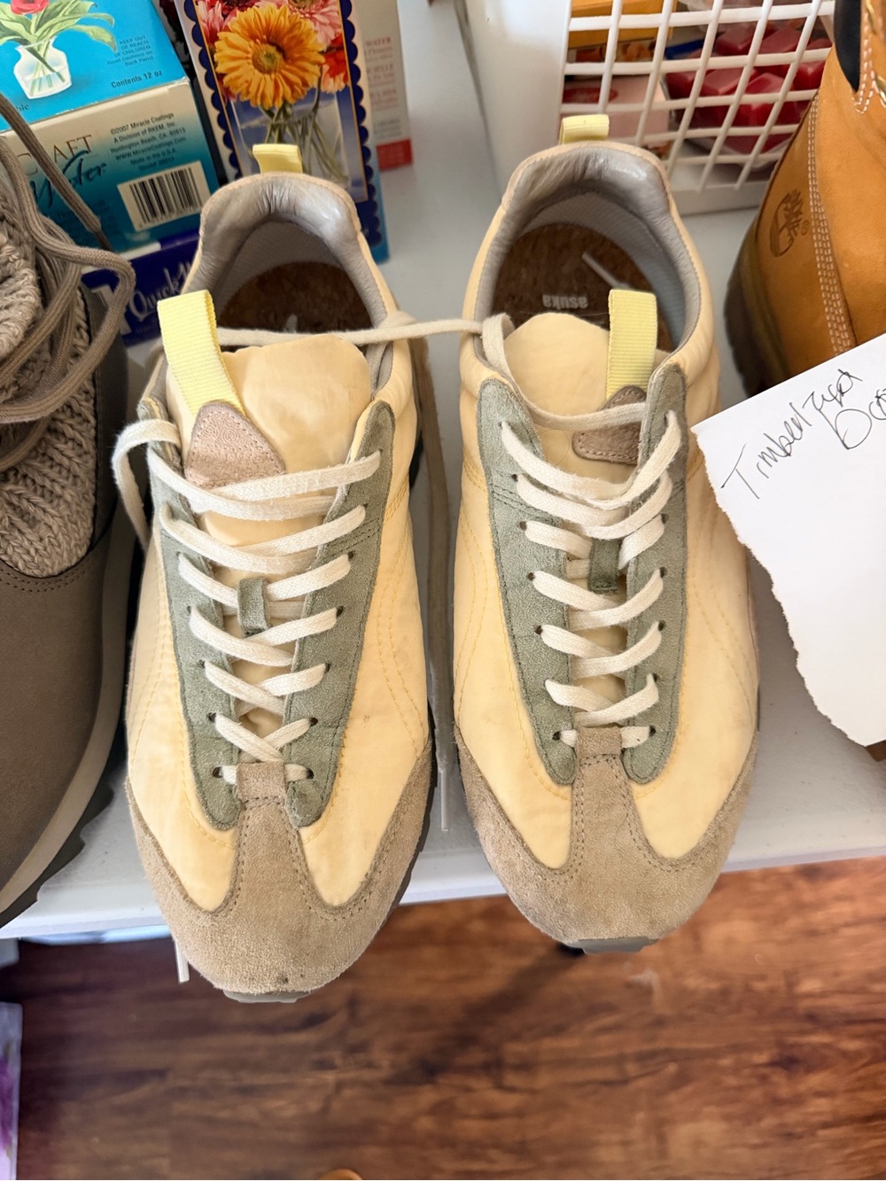 Flower mountain  Casual Lace-Up Sneakers in Cream and Light Green and tan size 8